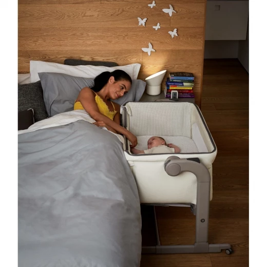 Chicco Next 2 me Magic Side-Sleeping Crib