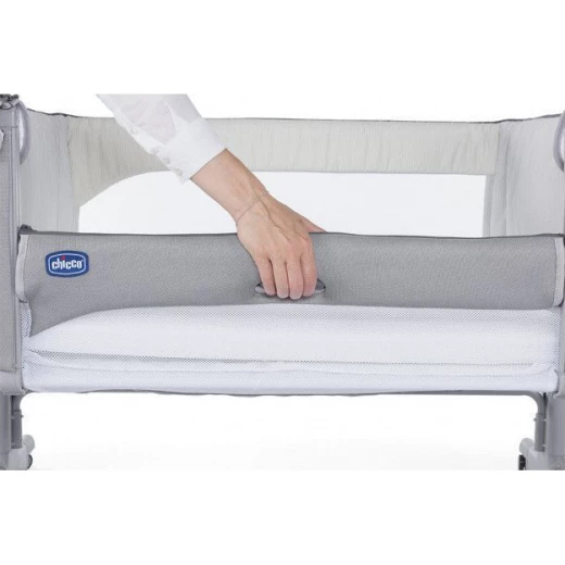 Chicco Next 2 me Magic Side-Sleeping Crib