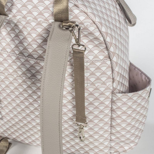 حقيبة ظهر الأمهات لتنظيم احتياجات الطفل من ماركة باسيتو إيه باسيتو , تحتوي على قطعة بالداخل, باريس ,31 × 37 × 14 سم